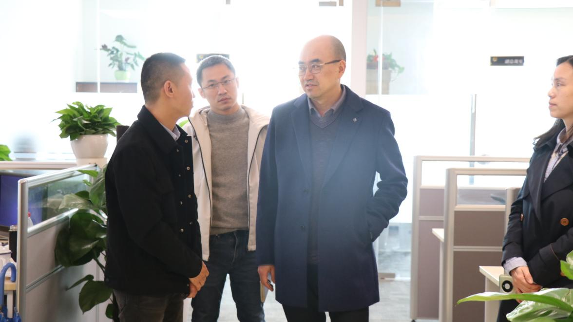政企联动 -南岸区委网信办主任杨雪松一行到访公司